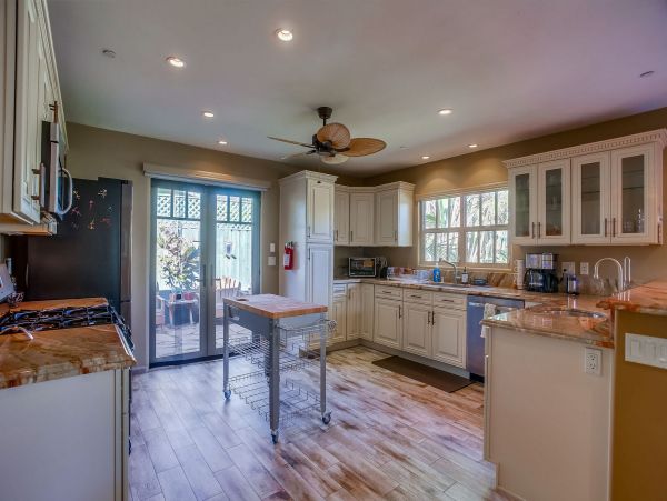 Oceanside Vacation Home Walk to Beach