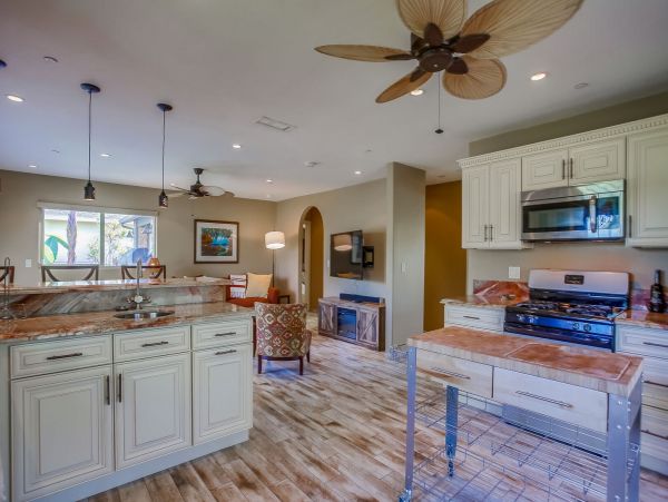Oceanside Vacation Home Walk to Beach