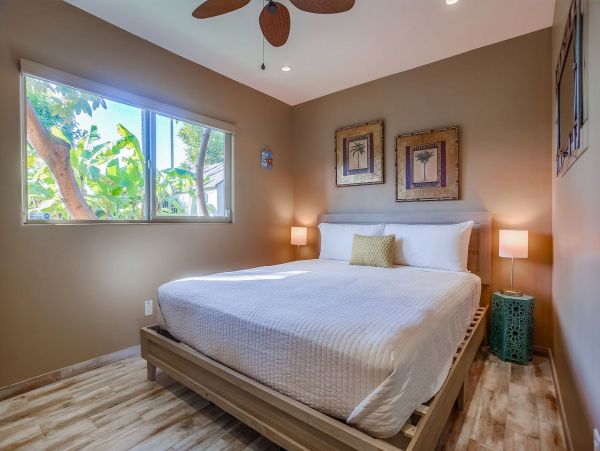 Oceanside Vacation Home Walk to Beach