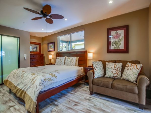Oceanside Vacation Home Walk to Beach