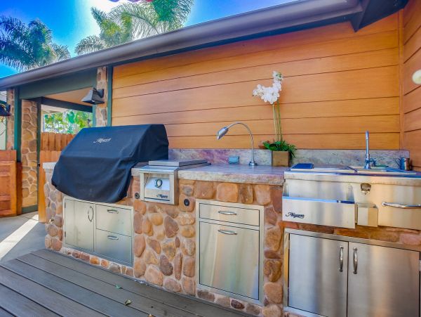 Oceanside Vacation Home Walk to Beach