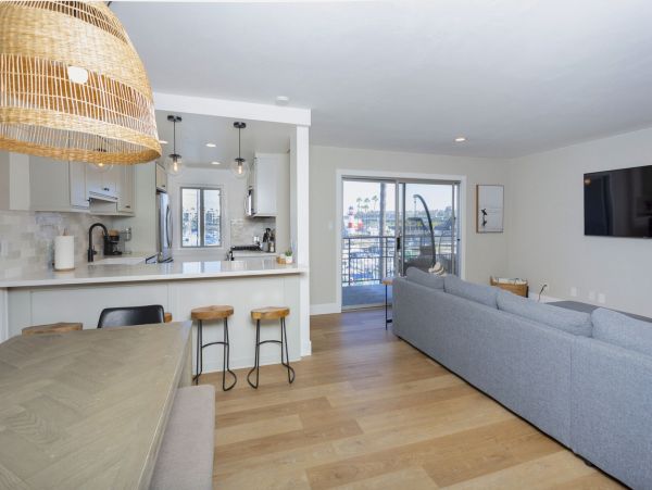 San Diego Beach Communities North Condo 1012789
