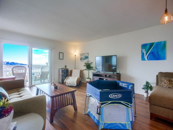 San Diego Beach Communities North Home 1012795