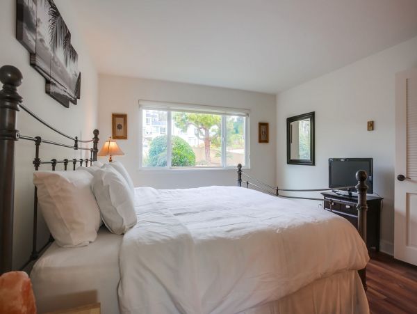 San Diego Beach Communities North Home 1012795