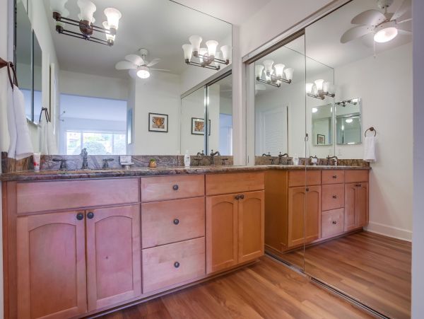 San Diego Beach Communities North Home 1012795