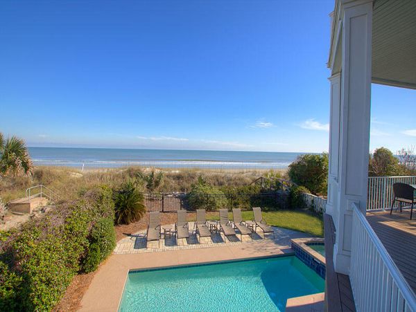 Luxury Beach House for 24 Guests Stunning North Forest Beach