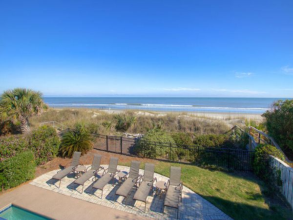 Luxury Beach House for 24 Guests Stunning North Forest Beach