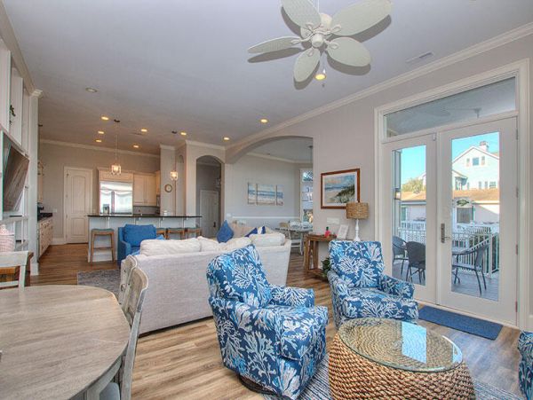 Luxury Beach House for 24 Guests Stunning North Forest Beach