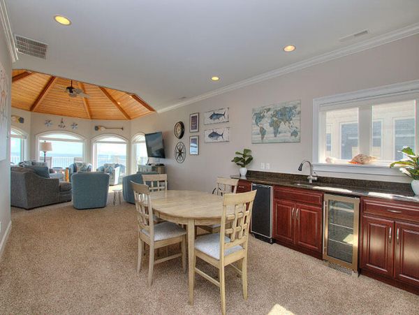 Luxury Beach House for 24 Guests Stunning North Forest Beach