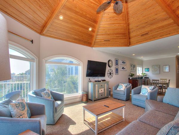 Luxury Beach House for 24 Guests Stunning North Forest Beach