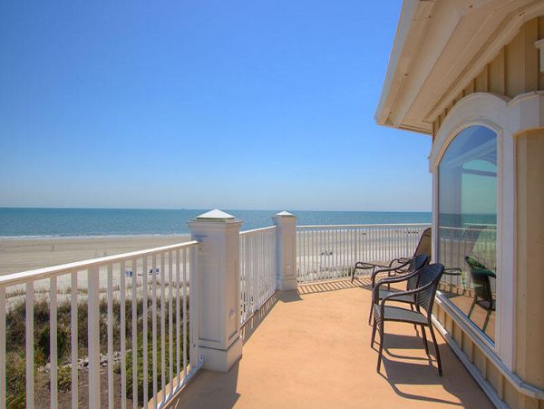 Luxury Beach House for 24 Guests Stunning North Forest Beach