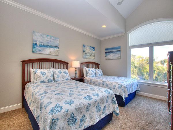 Luxury Beach House for 24 Guests Stunning North Forest Beach