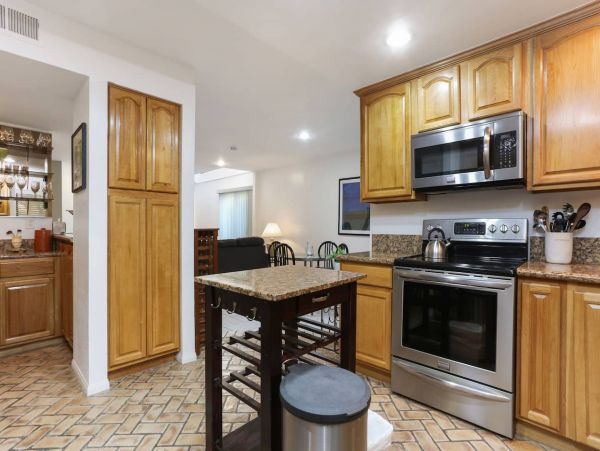 San Diego Beach Communities North Home 1012799