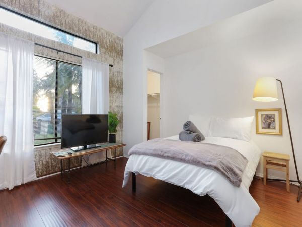 San Diego Beach Communities North Home 1012799