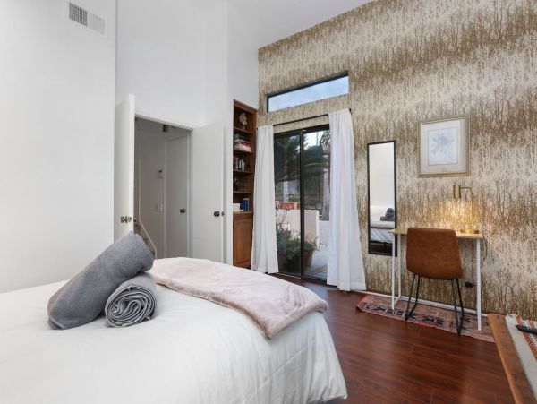 San Diego Beach Communities North Home 1012799