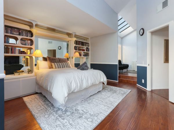 San Diego Beach Communities North Home 1012799