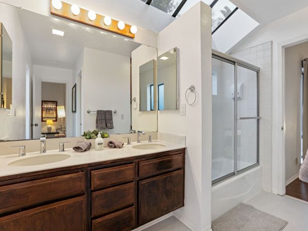 San Diego Beach Communities North Home 1012799