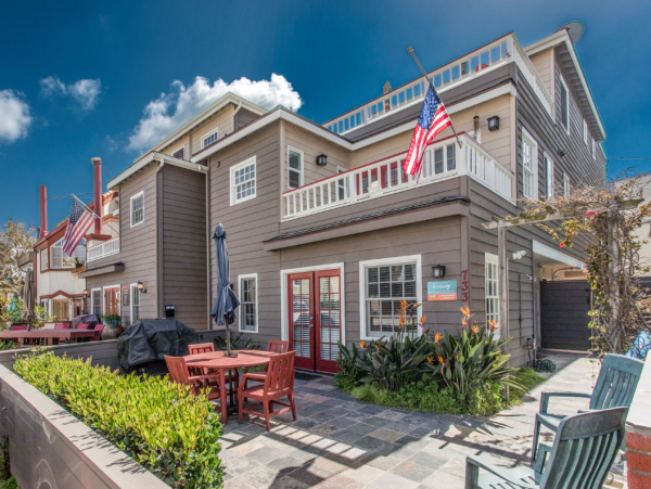 Beachfront 3 Bedroom Vacation Rental in Mission Beach