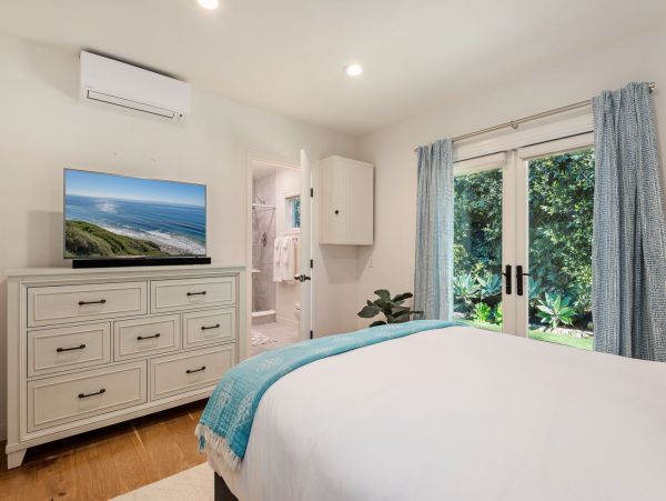 Two Bedroom beach cottage , steps to beach