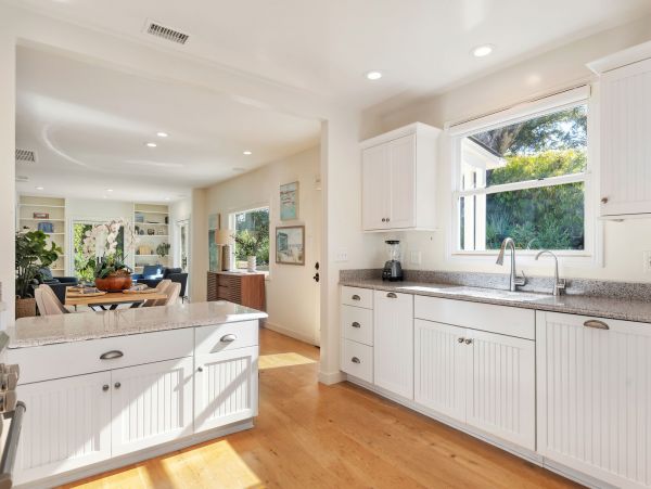 Two Bedroom beach cottage , steps to beach