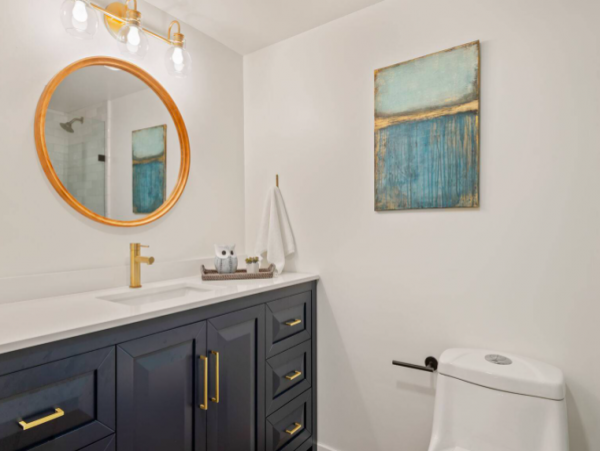 Renovated Two Bedroom Townhome walking distance to State Street, West Beach, The Harbor and the Funk