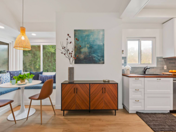 Renovated Two Bedroom Townhome walking distance to State Street, West Beach, The Harbor and the Funk