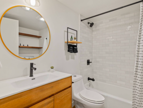 Renovated Two Bedroom Townhome walking distance to State Street, West Beach, The Harbor and the Funk