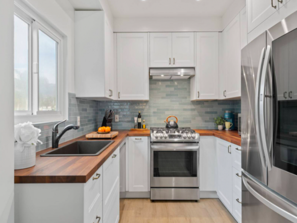 Renovated Two Bedroom Townhome walking distance to State Street, West Beach, The Harbor and the Funk