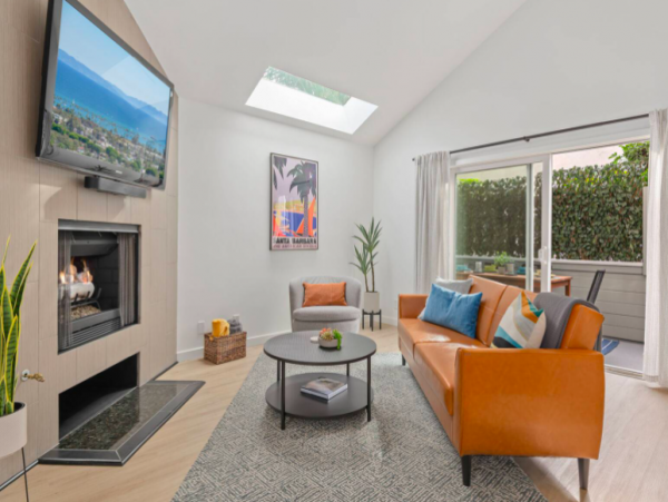 Renovated Two Bedroom Townhome walking distance to State Street, West Beach, The Harbor and the Funk