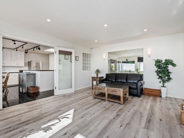 Summerland Lovely Vacation Apartment Ocean Views