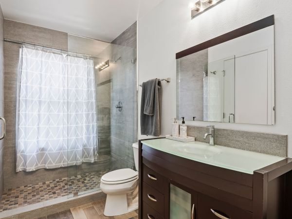 Summerland Lovely Vacation Apartment Ocean Views