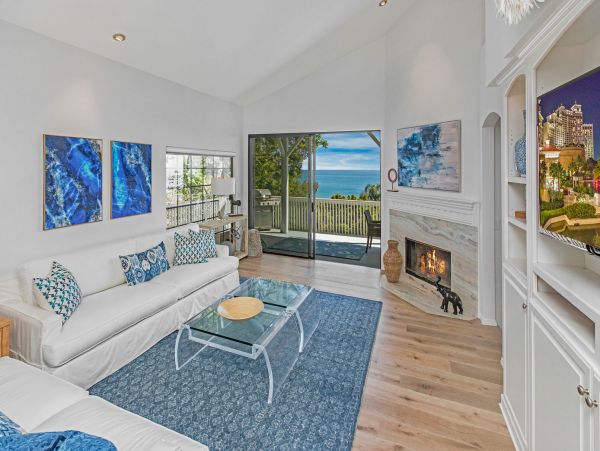 Summerland Vacation Home Four Bedroom Walk to Beach