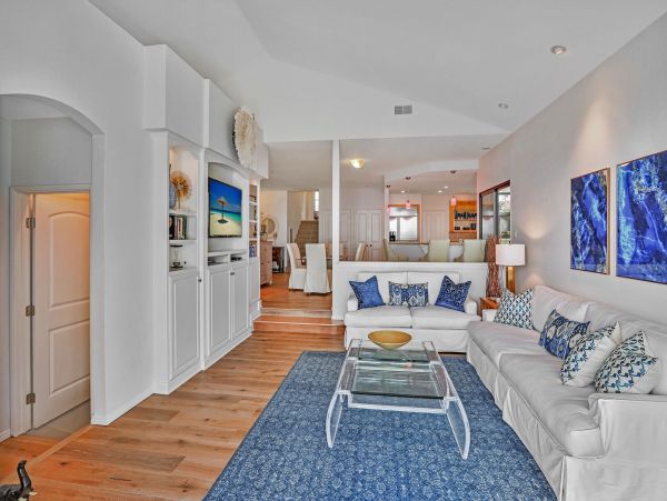 Summerland Vacation Home Four Bedroom Walk to Beach