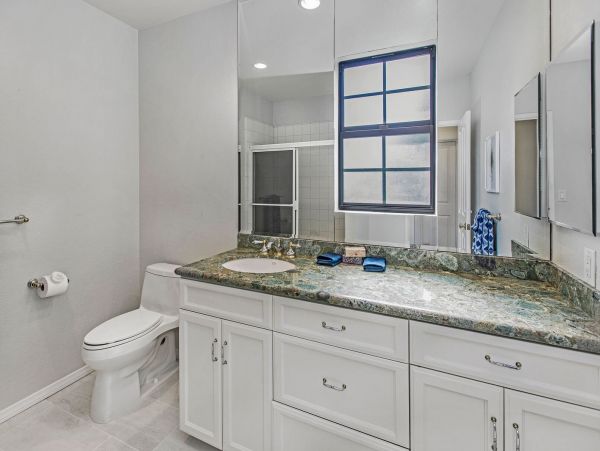 Summerland Vacation Home Four Bedroom Walk to Beach