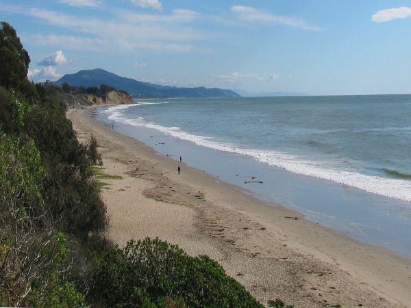 Summerland Vacation Home Four Bedroom Walk to Beach