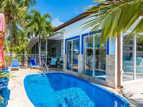 Three Bedroom Canal Front Vacation Home in Key Colony Beach