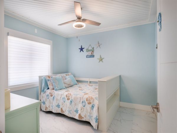 Three Bedroom Canal Front Vacation Home in Key Colony Beach