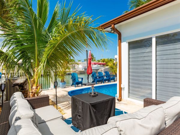 Three Bedroom Canal Front Vacation Home in Key Colony Beach