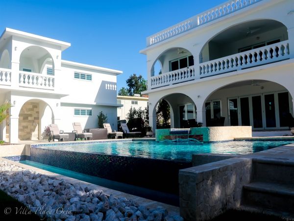 Beachfront Villa in Puerto Rico with Pool & Views