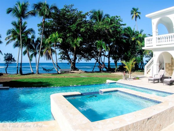 Beachfront Villa in Puerto Rico with Pool & Views