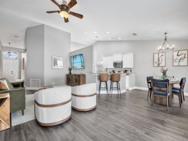 Bradenton Three Bedroom Home Private Caged Pool