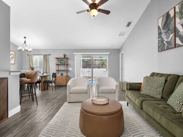 Bradenton Three Bedroom Home Private Caged Pool