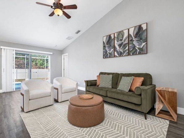 Bradenton Three Bedroom Home Private Caged Pool
