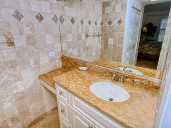 Beachfront Condo Sleeps 6
