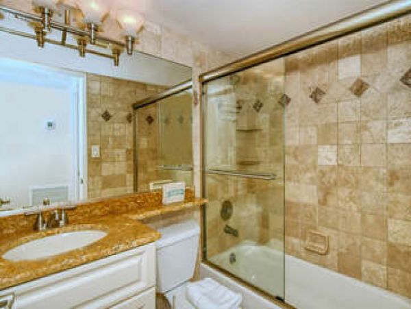 Beachfront Condo Sleeps 6