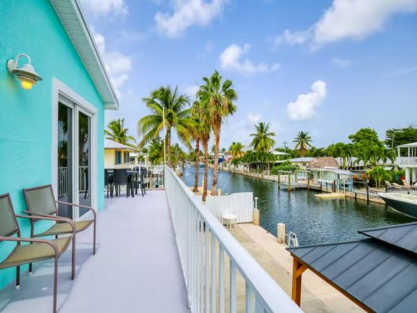 Canal-Front Vacation Home in Marathon Sleeps 8 Guests