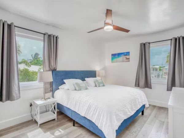 Canal-Front Vacation Home in Marathon Sleeps 8 Guests