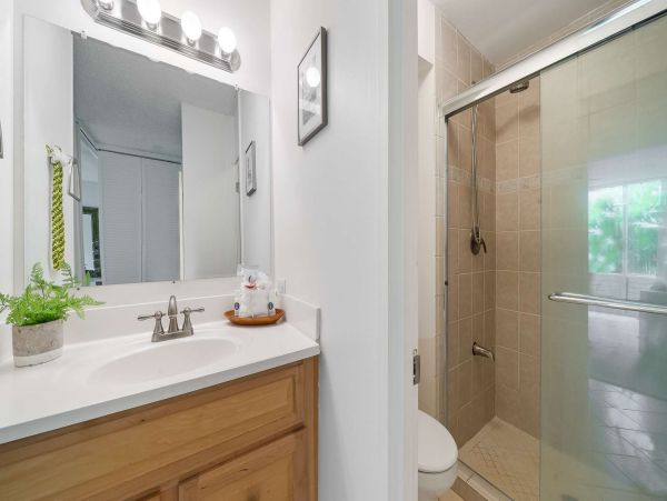Oceanfront Vacation Condo in Kaanapali Sleeps 4 Guests