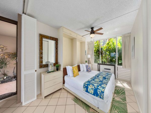 Oceanfront Vacation Condo in Kaanapali Sleeps 4 Guests
