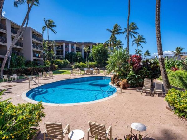 Oceanfront Vacation Condo in Kaanapali Sleeps 4 Guests